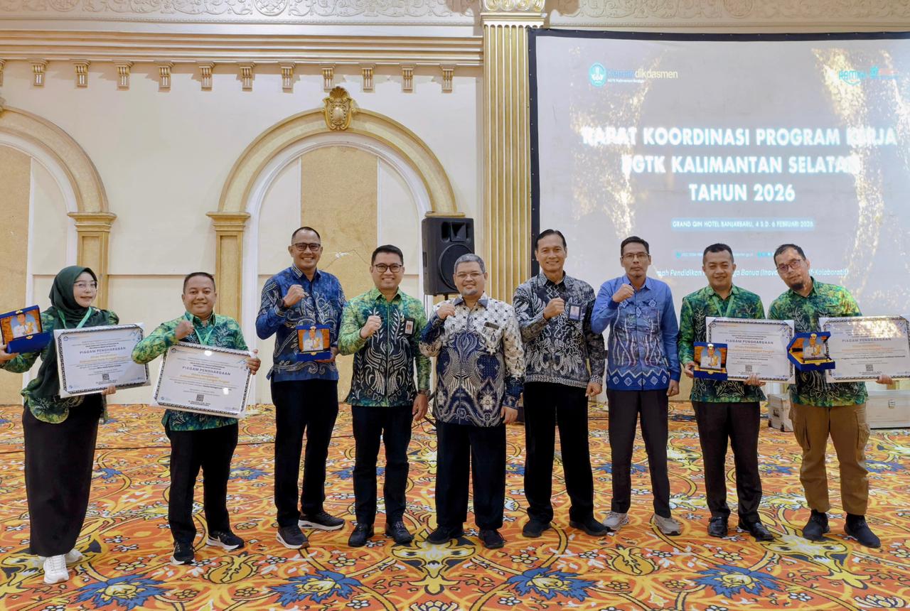 Disdik HST Boyong Empat Penghargaan dari BGTK Kalsel atas Kemitraan Pendidikan