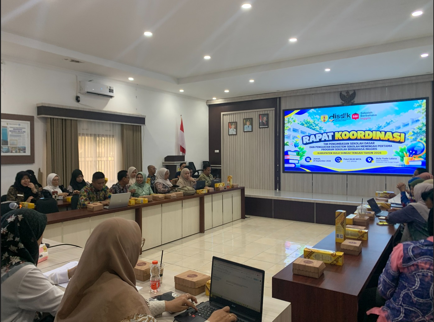 Rapat Koordinasi Tim Pengimbasan Sekolah Dasar dan Penguatan Ekosistem Sekolah Menengah Pertama Program Sekolah Berbahasa Inggris Kabupaten Hulu Sungai Tengah Tahun 2026